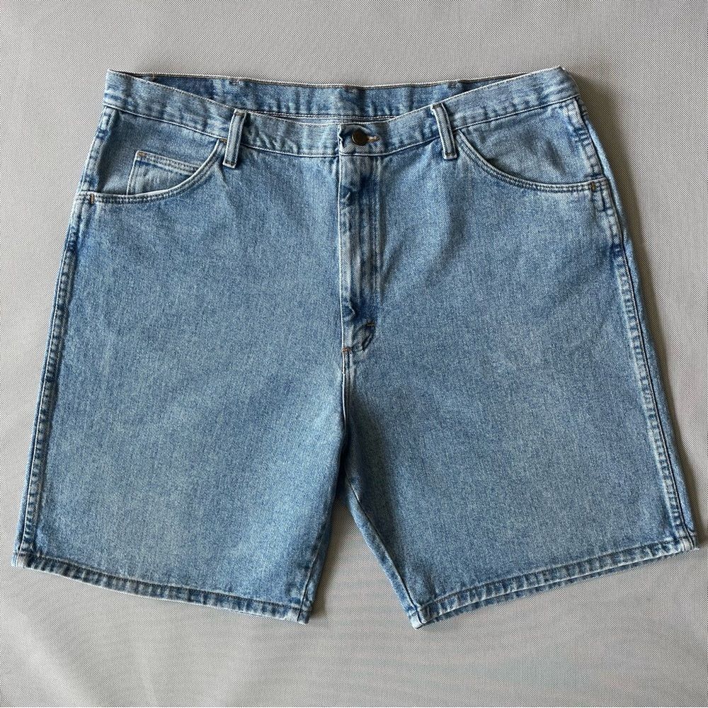 Wrangler Light Wash Denim Dad Jorts Jean Shorts Men’s Size 40 Waist